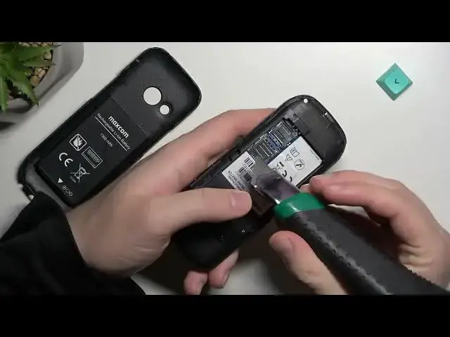 'Video thumbnail for How to Input SIM Card into MAXCOM MM724 Phone?'