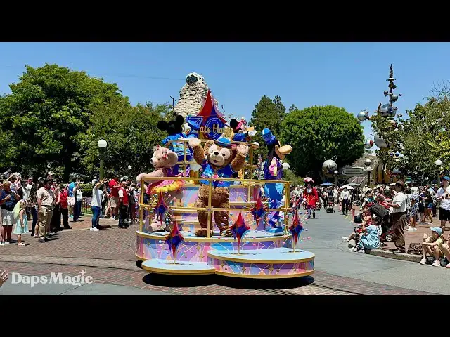 'Video thumbnail for Max Leads The Celebrate Happy Cavalcade | Disneyland Resort 70th Celebration 4K'
