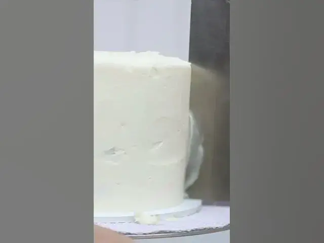 'Video thumbnail for Yay or nay to this cake decorating technique? #shorts'