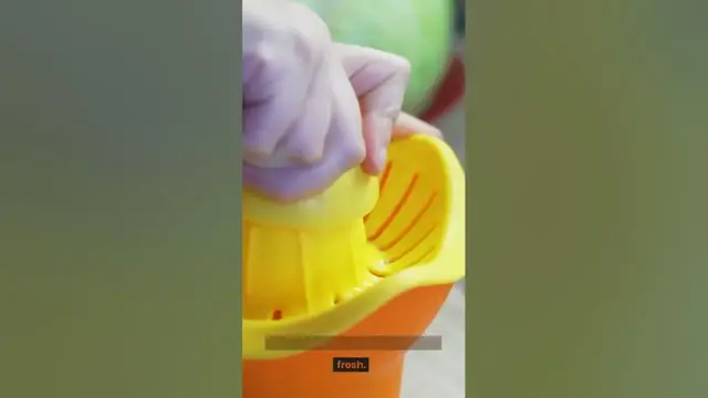'Video thumbnail for Master the Art of Cleaning: Say Goodbye to Grimy Stovetops! #kitchenhacks'