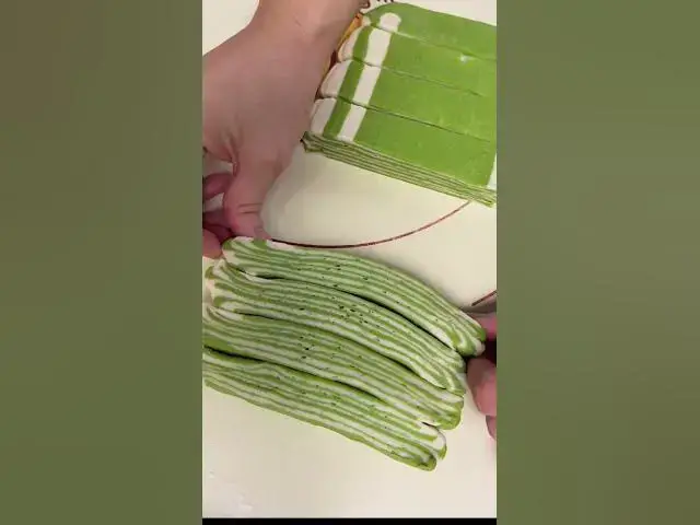 'Video thumbnail for Striped Dough Technique'