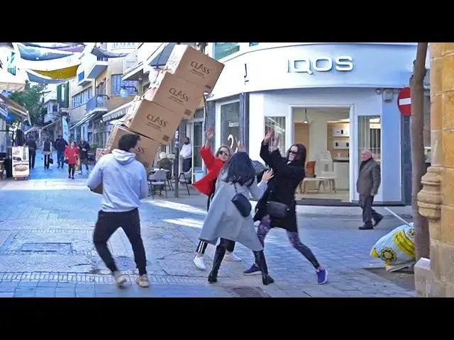 'Video thumbnail for Gravity Box Prank'