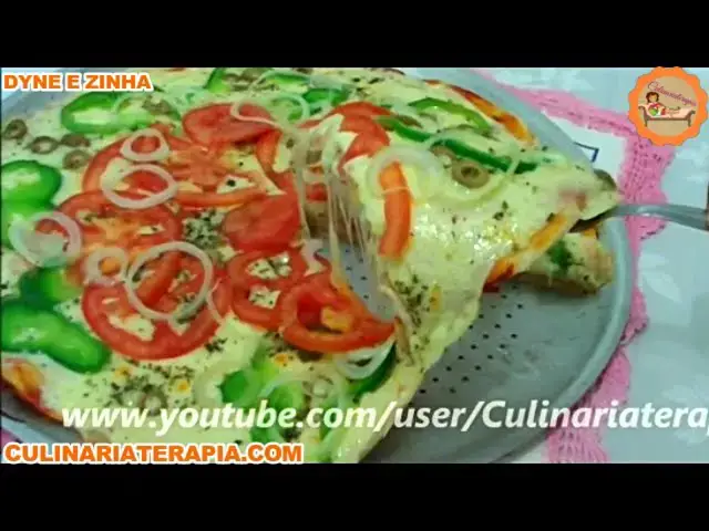 'Video thumbnail for Como Fazer Massa de Pizza Caseira Tradicional Fácil e Rápida Ensinada por Especialista da Culinária'